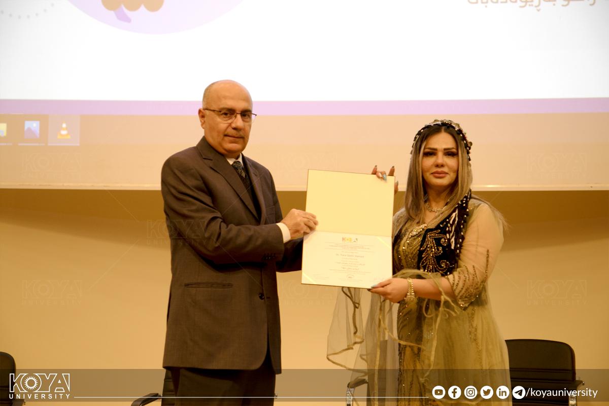 زانکۆی کۆیە ڕۆژی جیهانیی زمانی دایکی بەرز ڕاگرت