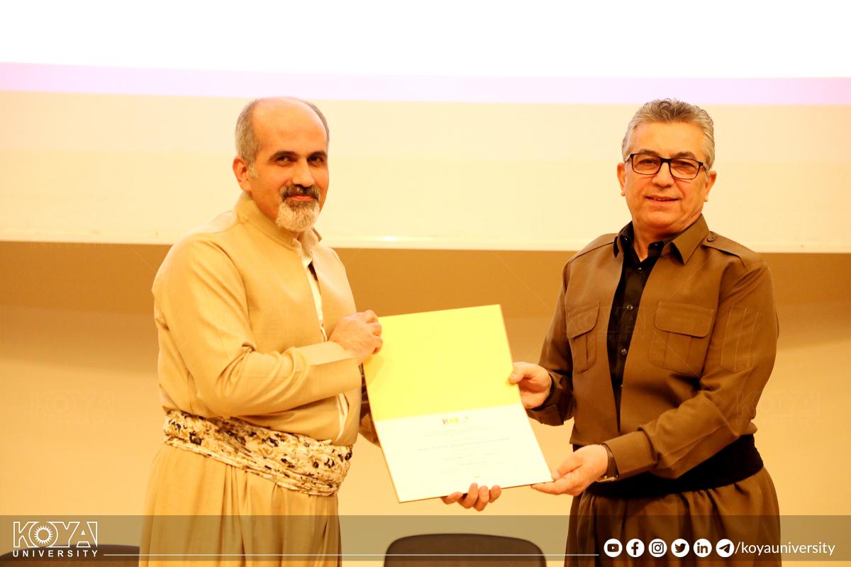 زانکۆی کۆیە ڕۆژی جیهانیی زمانی دایکی بەرز ڕاگرت