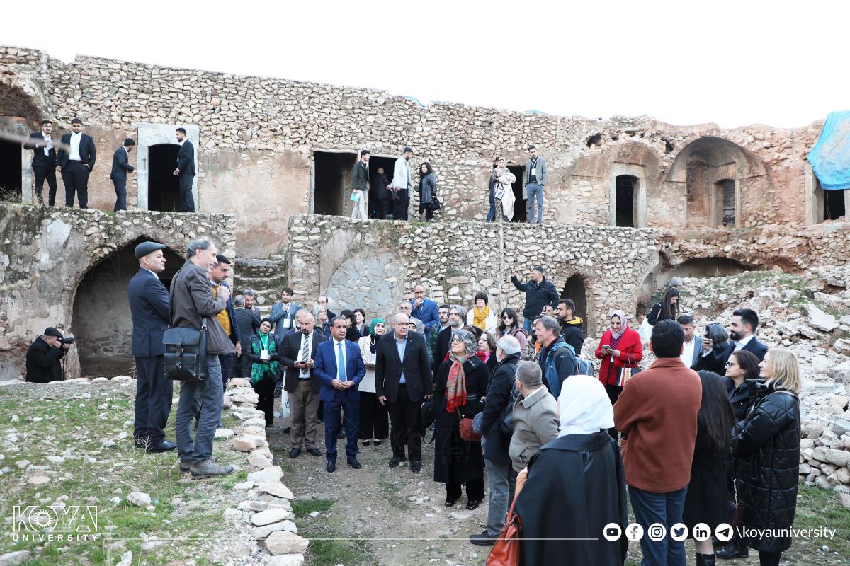میوانەکانی کۆنفرانسی نێودەوڵەتیی (کەلەپوور لە مەترسیدایە) سەردانی شوێنەوارە دێرینەکانی شاری کۆیەیان کرد