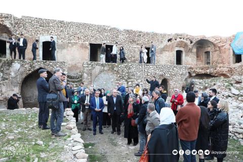 میوانەکانی کۆنفرانسی نێودەوڵەتیی (کەلەپوور لە مەترسیدایە) سەردانی شوێنەوارە دێرینەکانی شاری کۆیەیان کرد